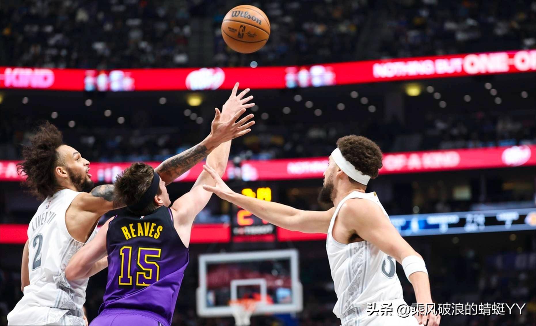 暴扣连连!比赛中的精彩瞬间! 暴扣连连!比赛中的精彩瞬间!