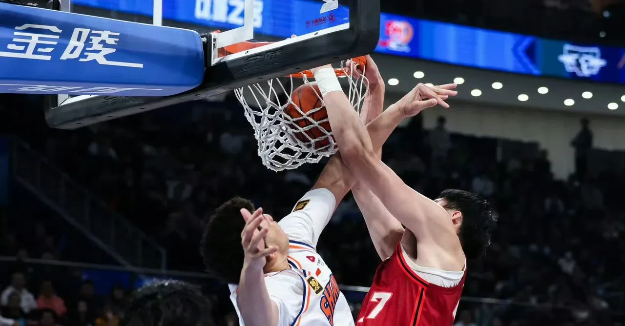 暴扣连连!比赛中的精彩瞬间! 暴扣连连!比赛中的精彩瞬间!