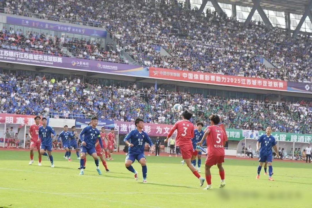 FB体育注册网址-历经波折，球队豪取连胜，强势登顶的简单介绍