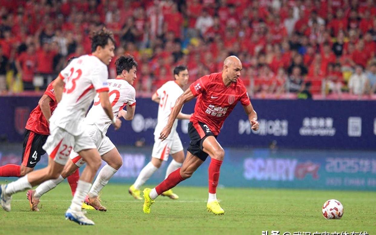 沙尔克客场不敌对手,陷入保级泥潭 沙尔克客场不敌对手,陷入保级泥潭