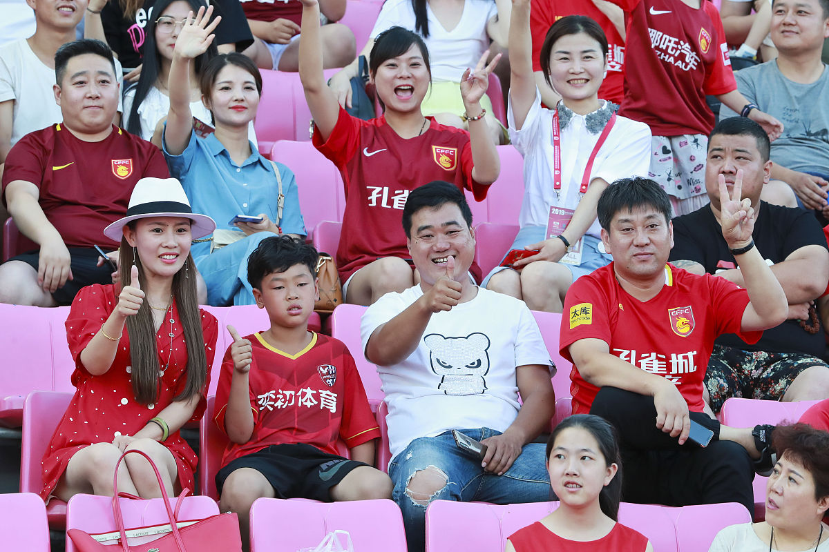 世界杯预选赛中,一支队伍夺得冠军 世界杯预选赛中,一支队伍夺得冠军