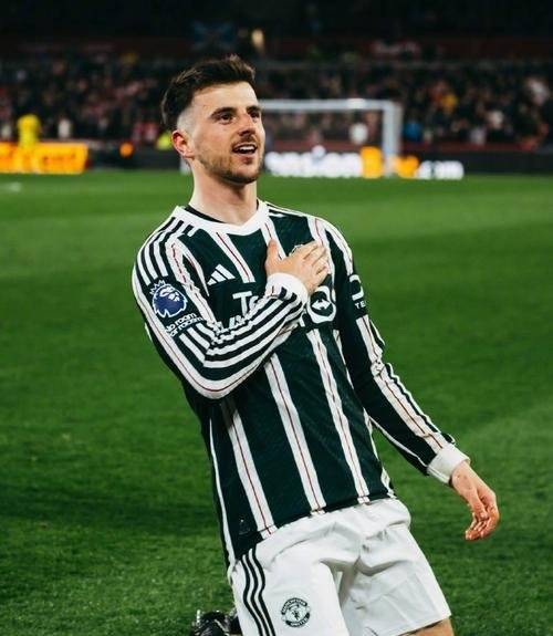 FB体育官方网站-英格兰球队新晋红星崭露头角，引起球迷热议