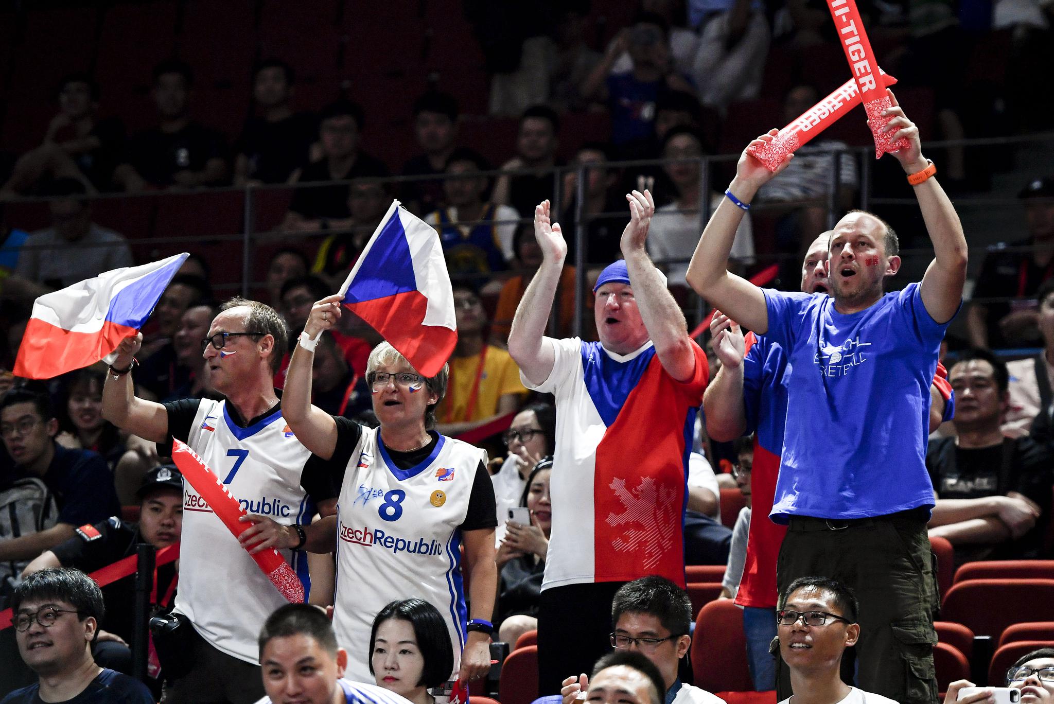 FB体育娱乐-捷克篮球队勇夺胜利锁定晋级