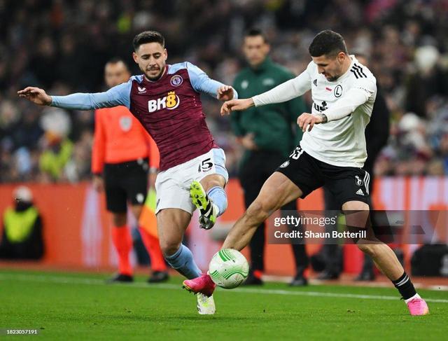 华沙竞技夺冠热度持续升温,球迷情绪高涨 华沙竞技夺冠热度持续升温,球迷情绪高涨