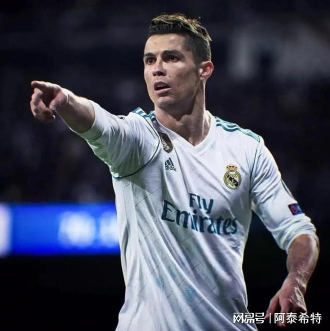 FB体育在线-罗马主场大崩盘，球迷不满全队精神状态的简单介绍