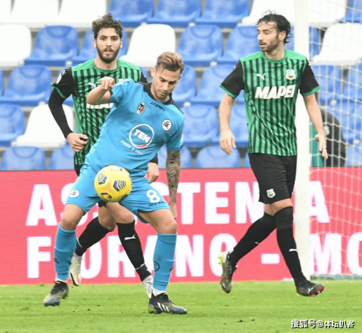 罗马主场大崩盘,球迷不满全队精神状态的简单介绍 罗马主场大崩盘,球迷不满全队精神状态的简单介绍