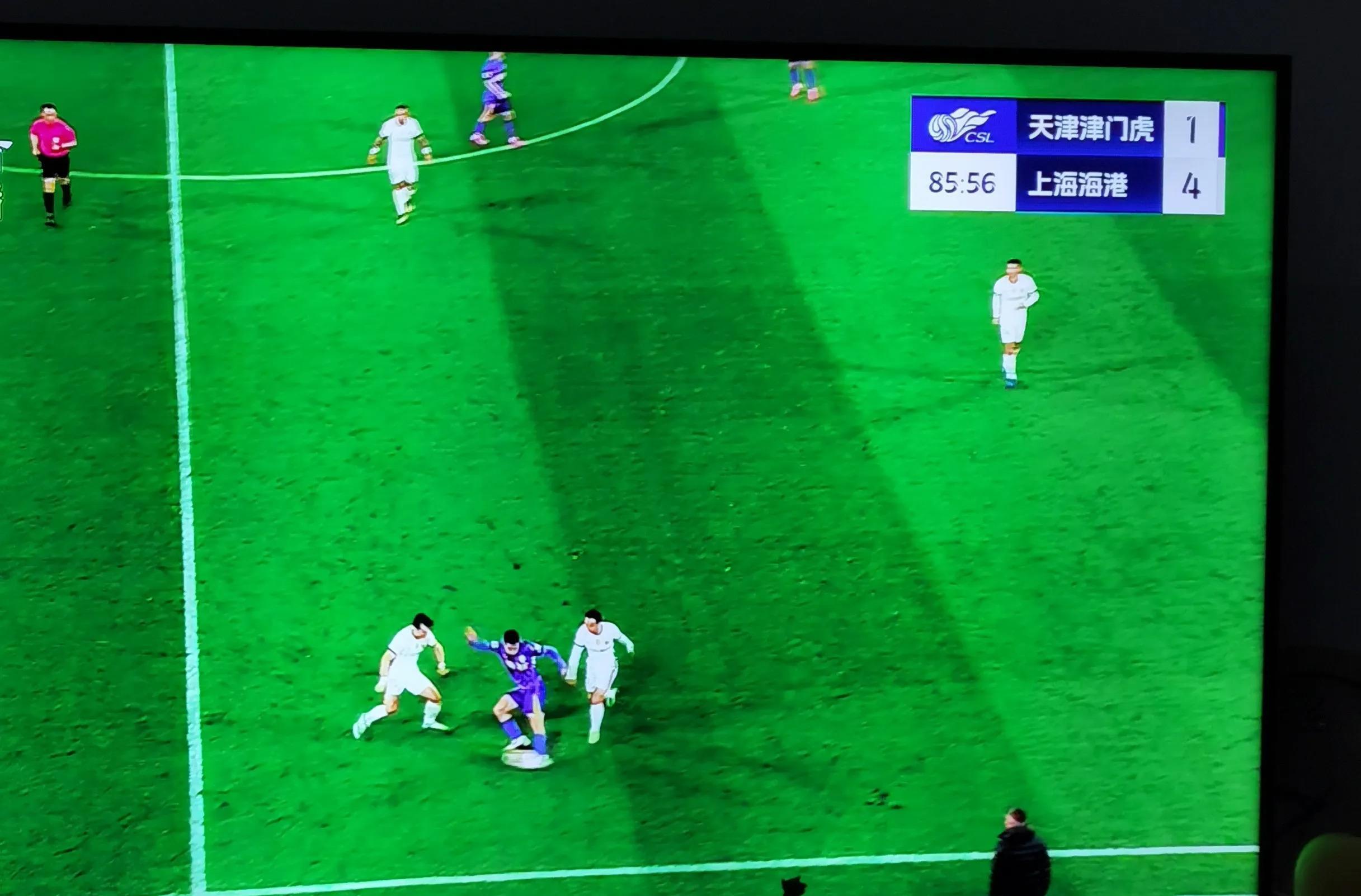 FBsports-点球大战争议不休，裁判判罚被质疑现场混乱的简单介绍