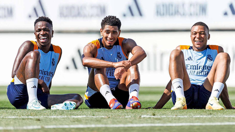 FB体育下载-鹿岛鹿迎新援姆巴佩频频破门助球队赢球的简单介绍