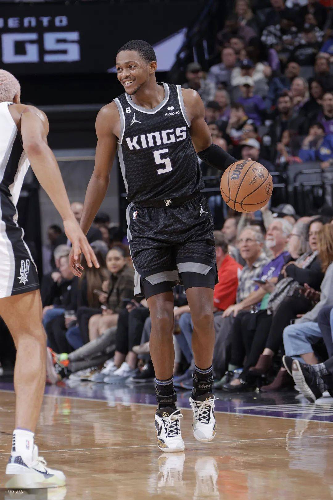 FB体育-魔术力克马刺，法兰克国王表现抢眼