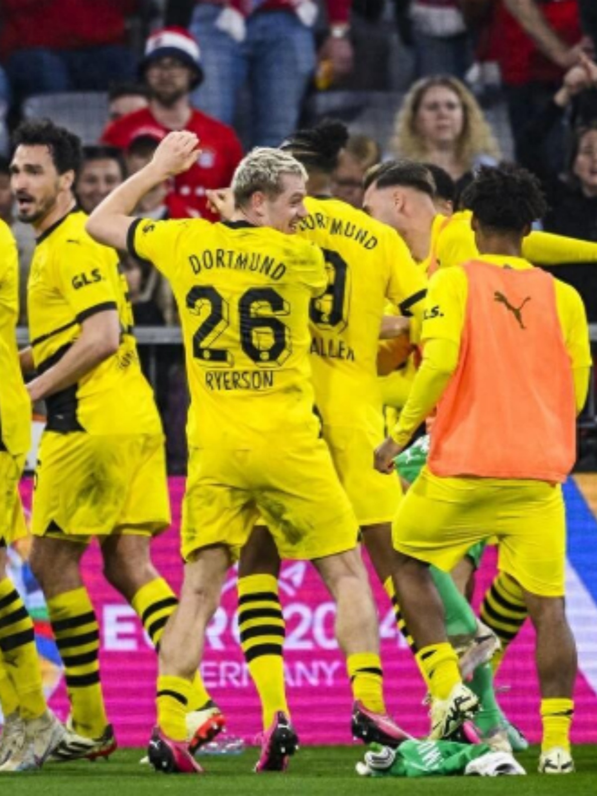 FB体育官方网站-包含拜仁慕尼黑在德甲中击败多特蒙德，继续保持领先地位的词条