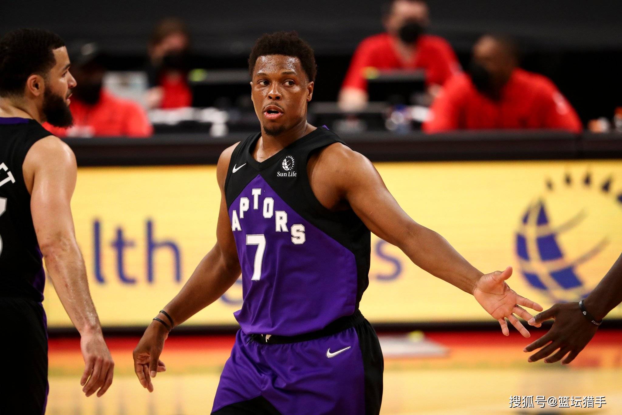 包含猛龙客场胜尼克斯,伦纳德命中率高效20+得分的词条 包含猛龙客场胜尼克斯,伦纳德命中率高效20+得分的词条