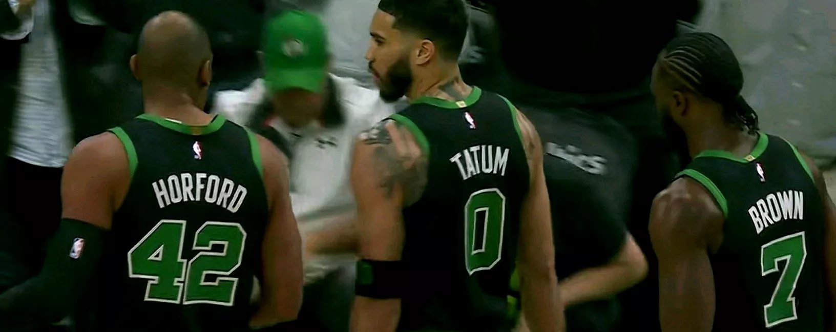 凯尔特人不敌猛龙,遭遇六连败 凯尔特人不敌猛龙,遭遇六连败