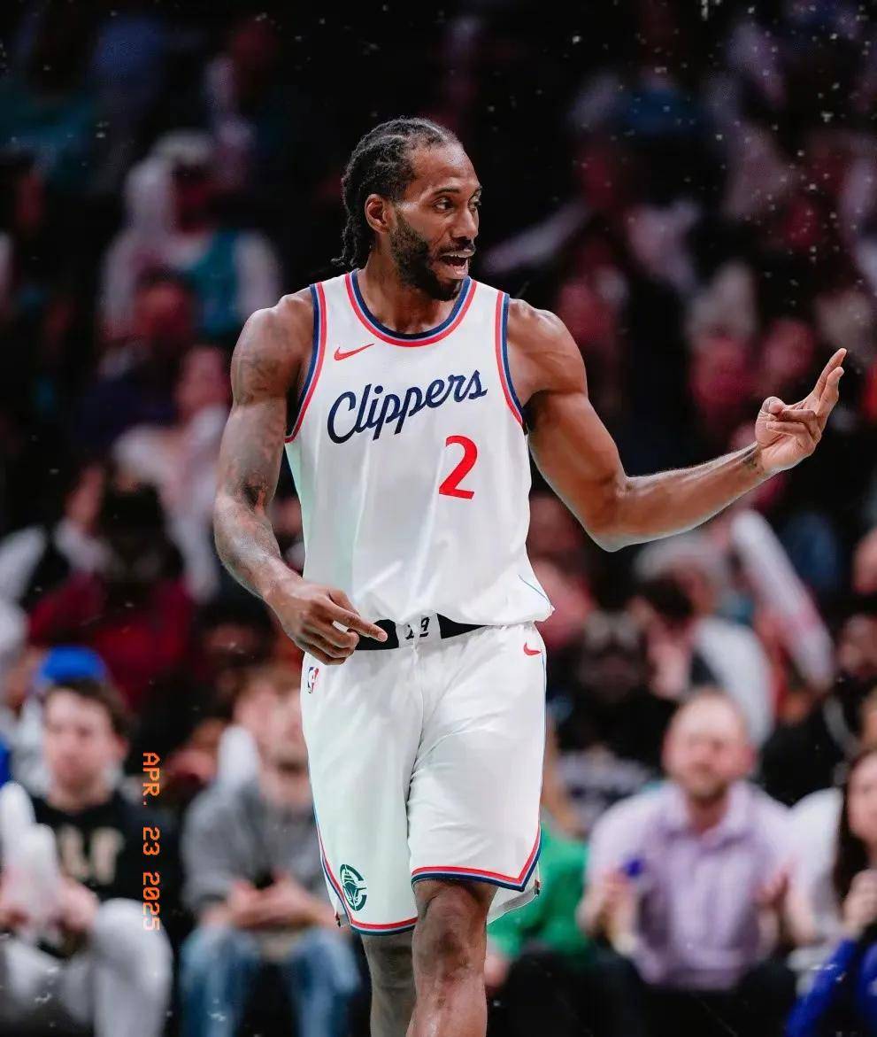 快船主场大胜马刺,莱昂纳德稳健发挥 快船主场大胜马刺,莱昂纳德稳健发挥