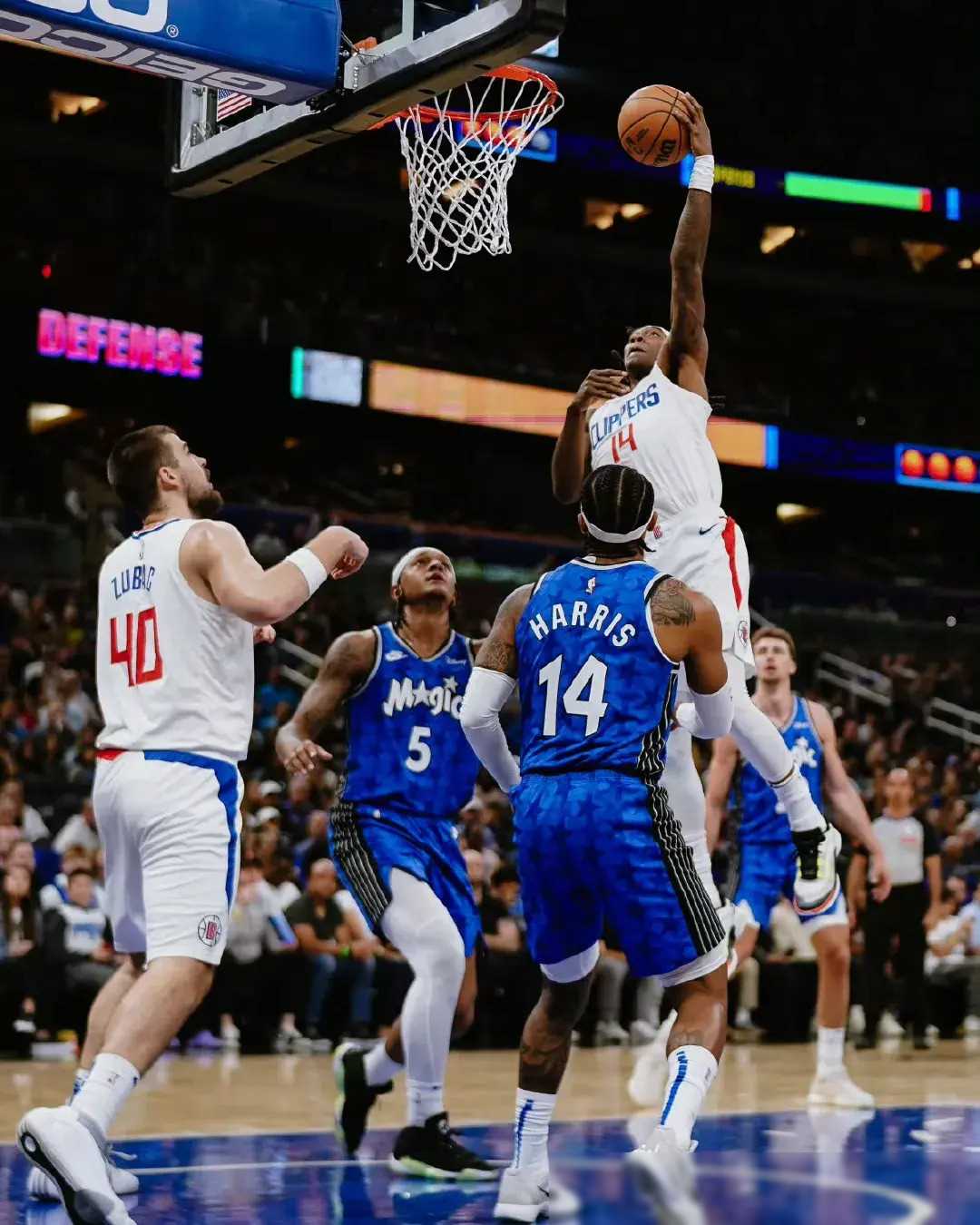 魔术完胜骑士，伦纳德统治全场